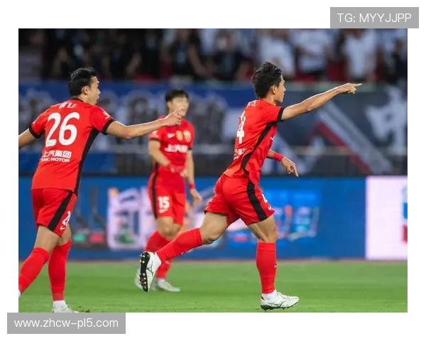 快讯：中超决战临近 山东泰山迎战海港引爆最后四场争夺